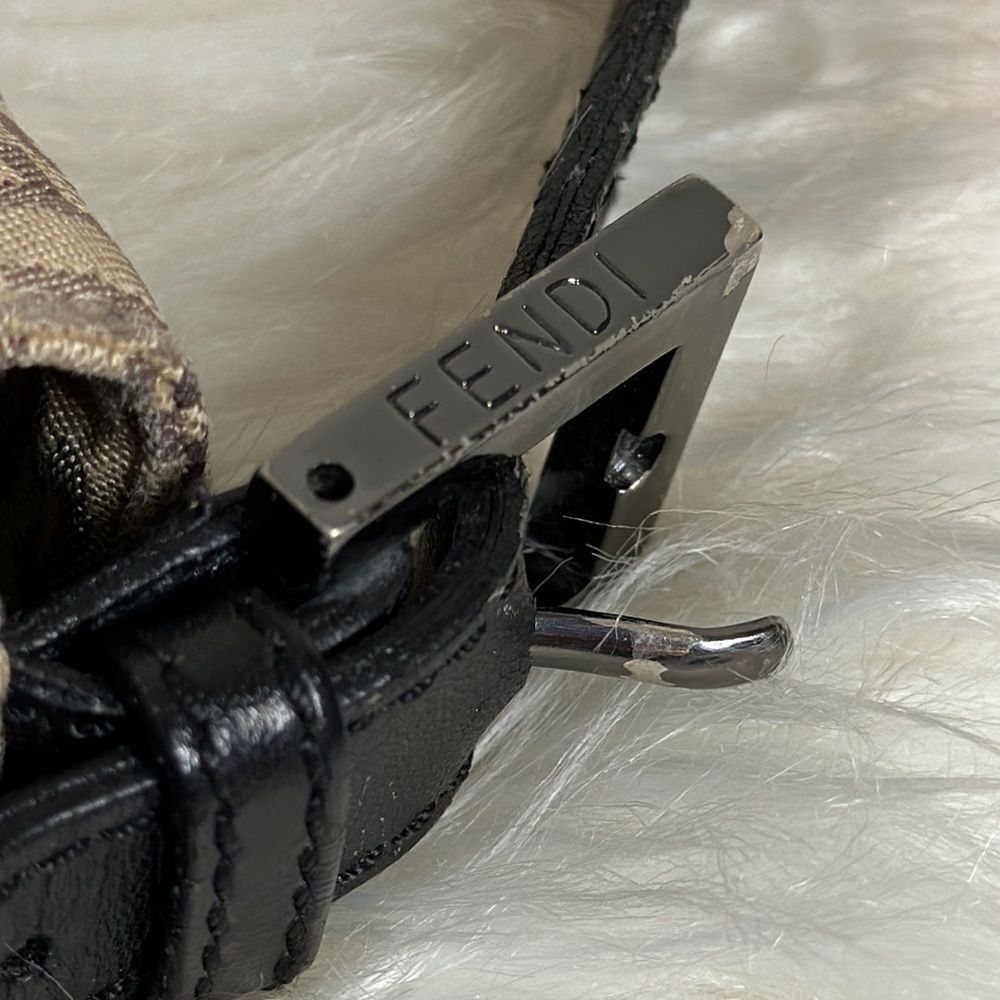 💯Authentic Fendi Shoulder Bag🍀 - Picture 13 of 17